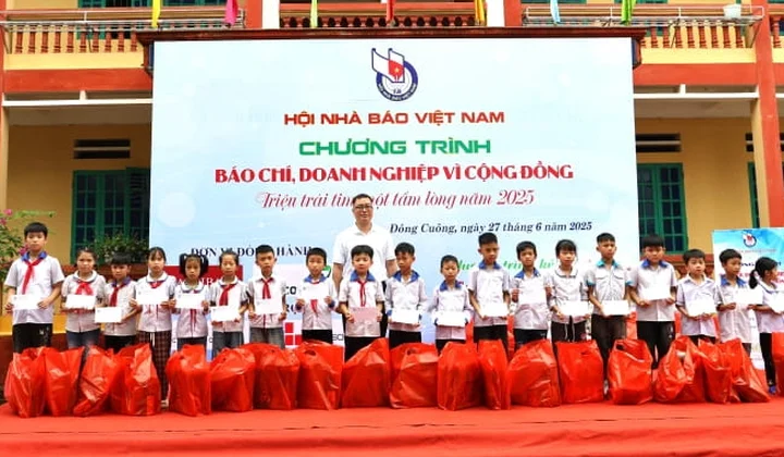 Vietcombank đồng hành chương trình "báo chí, doanh nghiệp vì cộng đồng"