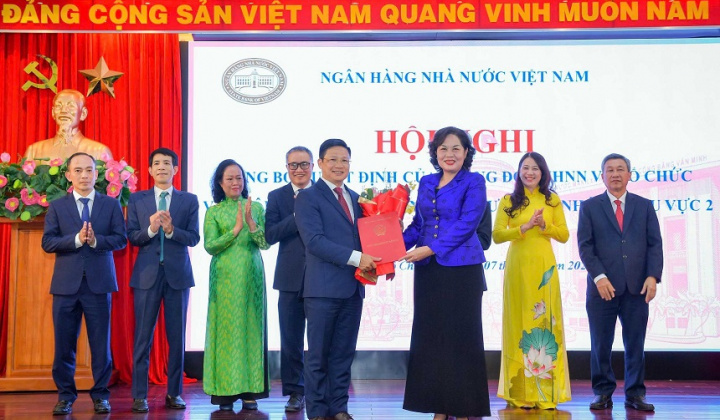 Công bố Quyết định của Thống đốc về tổ chức và nhân sự tại NHNN Khu vực 2
