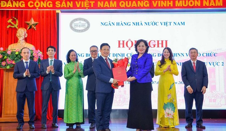Công bố Quyết định của Thống đốc về tổ chức và nhân sự tại NHNN Khu vực 2