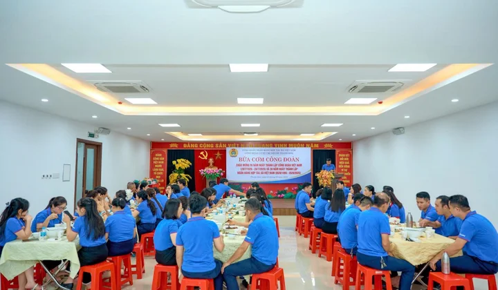 Co-opBank tổ chức “Bữa cơm Công đoàn” tri ân chặng đường 30 năm
