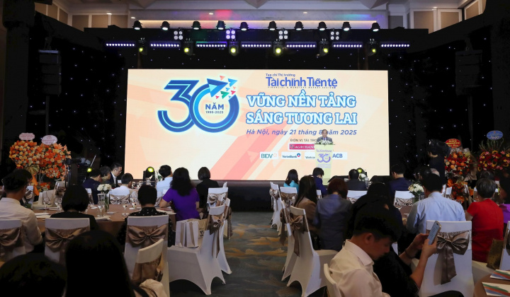 Tạp chí Thị trường Tài chính Tiền tệ kỷ niệm 30 năm thành lập và xuất bản số đầu tiên