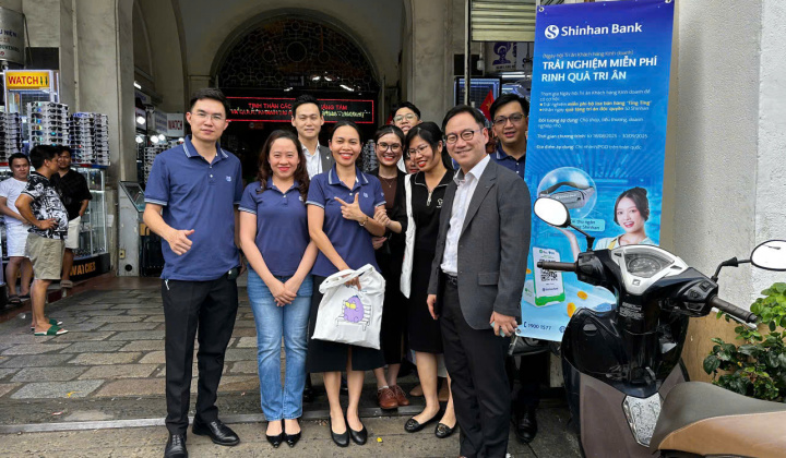 Shinhan Bank expresses gratitude to business customers with free Ting Ting speakers