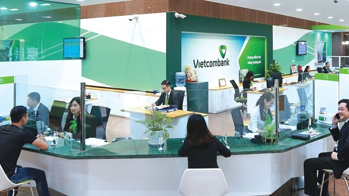 S&P nâng xếp hạng tín nhiệm Vietcombank lên BB+, triển vọng "Ổn định"