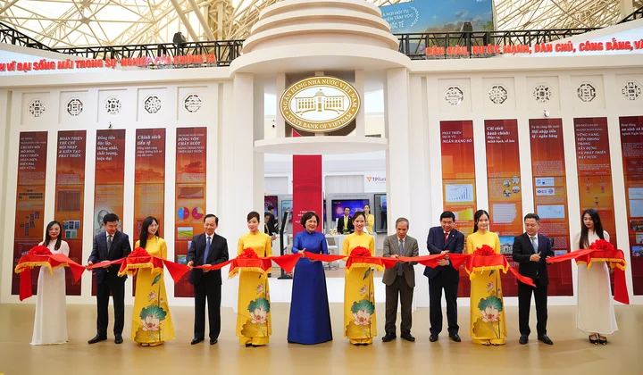Ấn tượng gian triển lãm ngành Ngân hàng tại Triển lãm thành tựu Đất nước "80 năm Hành trình Độc lập - Tự do - Hạnh phúc"