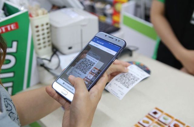 Thanh toán không tiền mặt vượt 12 tỉ giao dịch trong nửa năm