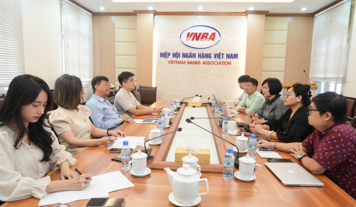 Phó Chủ tịch, Tổng Thư ký Nguyễn Quốc Hùng tiếp Chủ tịch Trung tâm Trọng tài Thương mại và Đầu tư Việt Nam