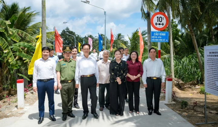 Vietcombank xây 4 cầu nông thôn tại Vĩnh Long và lan tỏa sống xanh