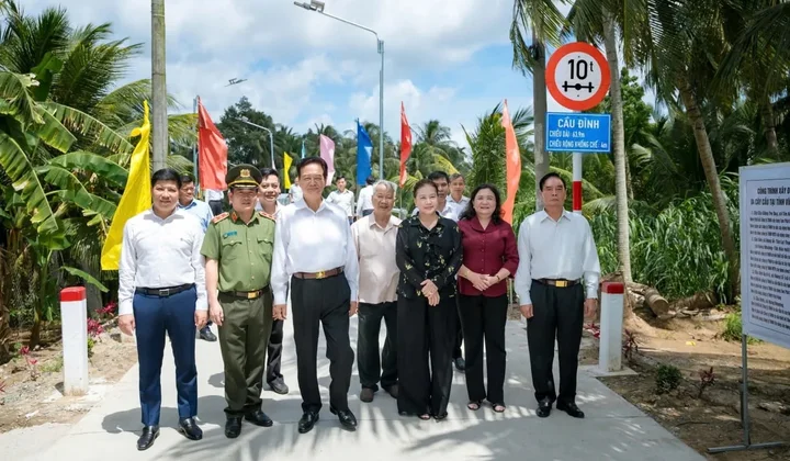 Vietcombank xây 4 cầu nông thôn tại Vĩnh Long và lan tỏa sống xanh
