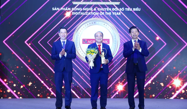 Agribank nhận 3 giải thưởng dịch vụ tài chính tiêu biểu 2025