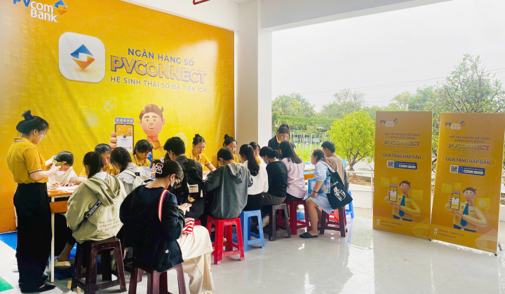 PVcomBank đồng hành cùng Tân sinh viên Trường Đại học Đồng Tháp