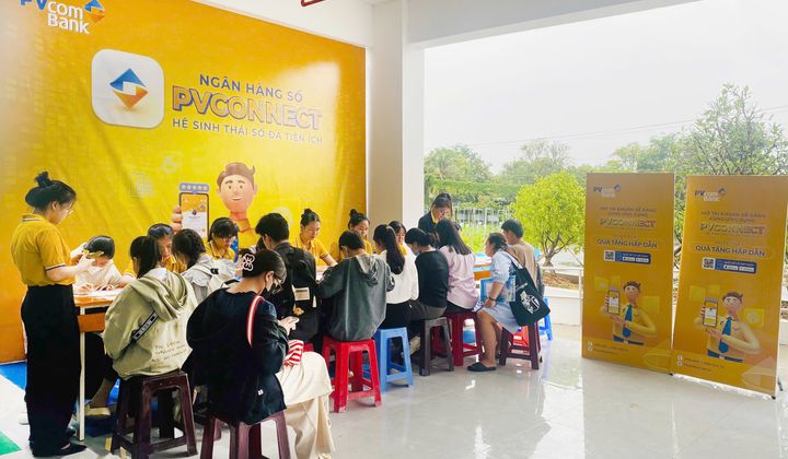PVcomBank đồng hành cùng Tân sinh viên Trường Đại học Đồng Tháp