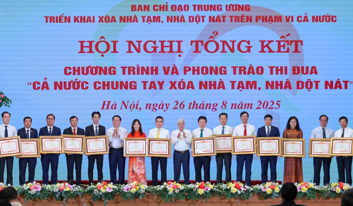 SHB nhận bằng khen của Thủ tướng vì những đóng góp tích cực trong chương trình xóa nhà tạm, dột nát