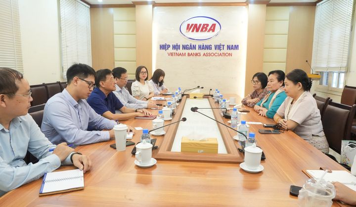 Phó Chủ tịch, Tổng Thư ký Nguyễn Quốc Hùng tiếp Chủ tịch Hiệp hội Ngân hàng Myanmar