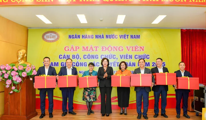 Ban Lãnh đạo NHNN gặp mặt cán bộ, công chức, viên chức tham gia công tác quyết toán năm 2025