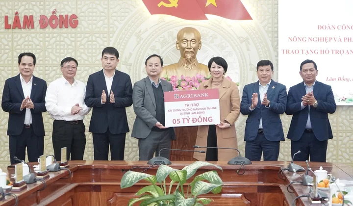 Agribank trao tặng 5 tỷ đồng chung tay chăm lo an sinh xã hội tại Lâm Đồng