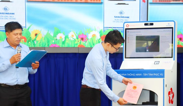 SaiGonBank đưa kiosk thông minh vào hỗ trợ hành chính công tại TP. Hồ Chí Minh