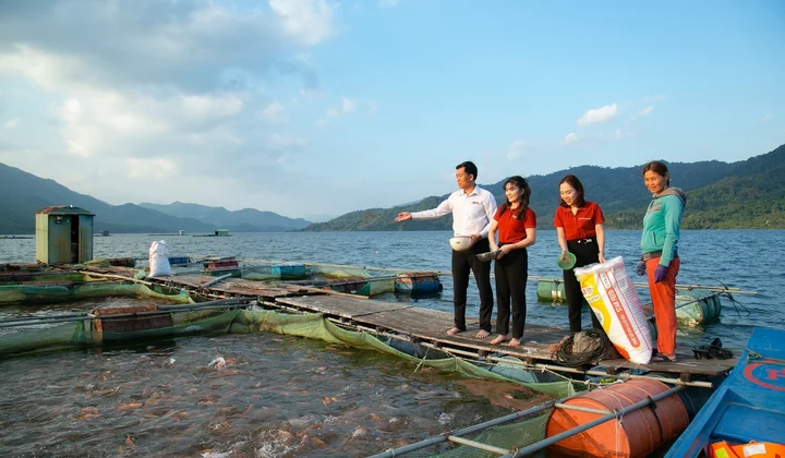 Agribank triển khai chính sách phát triển nông nghiệp, nông thôn, tích cực hỗ trợ khách hàng phát triển kinh tế