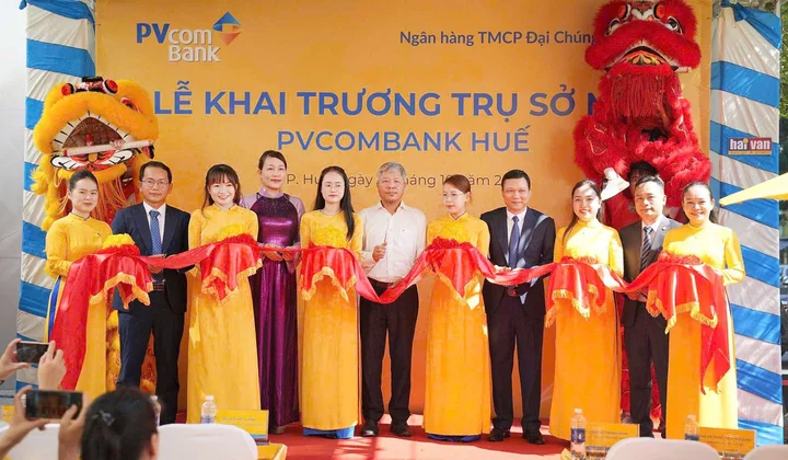 PVcomBank Huế khai trương trụ sở mới