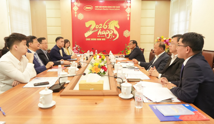 Phó Chủ tịch, Tổng Thư ký Nguyễn Quốc Hùng tiếp Chủ tịch Hiệp hội Ngân hàng Lào