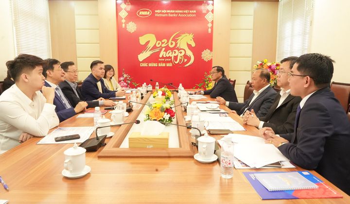 Phó Chủ tịch, Tổng Thư ký Nguyễn Quốc Hùng tiếp Chủ tịch Hiệp hội Ngân hàng Lào