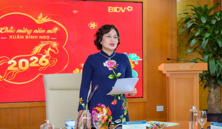 Lãnh đạo Ngân hàng Nhà nước thăm và chúc mừng năm mới một số tổ chức tín dụng