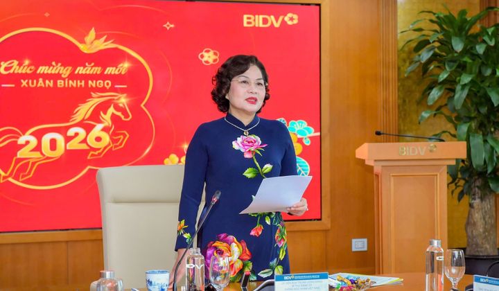 Lãnh đạo Ngân hàng Nhà nước thăm và chúc mừng năm mới một số tổ chức tín dụng