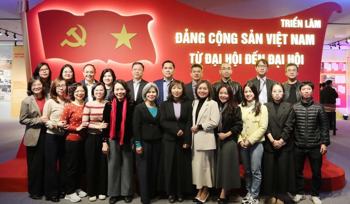 Chi bộ Cơ quan Thường trực Hiệp hội Ngân hàng Việt Nam tổ chức sinh hoạt chuyên đề gắn với Đại hội XIV của Đảng