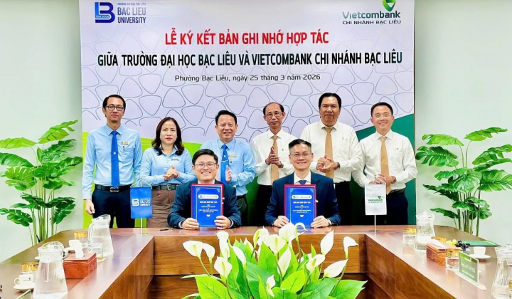 Vietcombank Bạc Liêu ký kết hợp tác với Trường Đại học Bạc Liêu