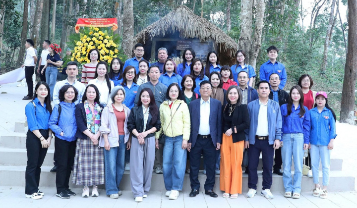 Từ Tân Trào đến ATK Định Hóa: Hành trình về nguồn giàu ý nghĩa của Cơ quan Thường trực Hiệp hội Ngân hàng Việt Nam