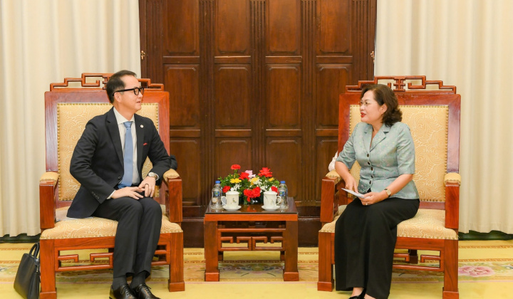 Thống đốc Nguyễn Thị Hồng tiếp Giám đốc Cơ quan Nghiên cứu Kinh tế Vĩ mô ASEAN+3 (AMRO)
