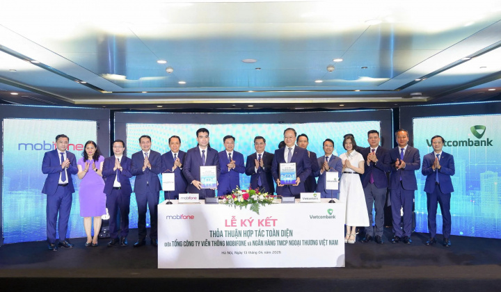 Vietcombank hợp tác toàn diện với MobiFone, thúc đẩy hệ sinh thái số