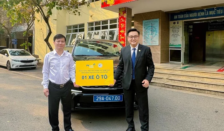 PVcomBank tài trợ ô tô hơn 1 tỷ đồng cho Bệnh viện Đa khoa Chương Mỹ