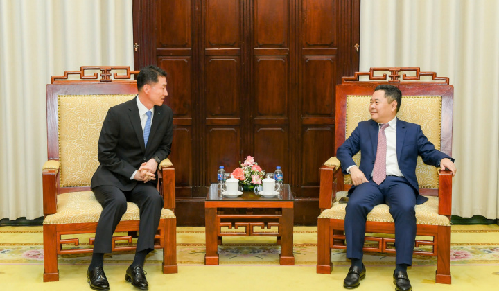 Phó Thống đốc Nguyễn Ngọc Cảnh tiếp Chủ tịch kiêm Tổng Giám đốc Ngân hàng Công nghiệp Hàn Quốc