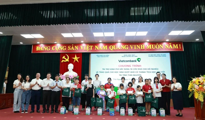 Vietcombank tài trợ 500 triệu đồng xây nhà đại đoàn kết tại Thái Nguyên