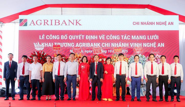 Agribank tái cơ cấu mạng lưới: Tinh gọn, hiệu quả, kiên định sứ mệnh "Tam nông"