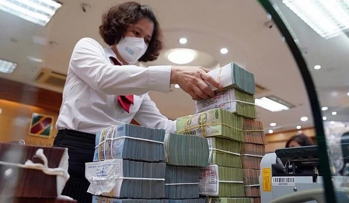 Tiền gửi dân cư lập kỷ lục mới, vượt 10,38 triệu tỷ đồng