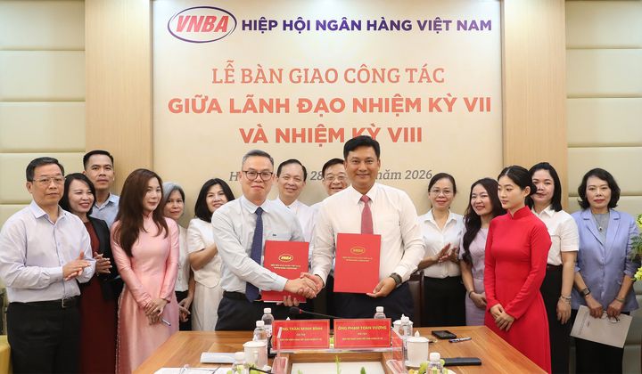 Hiệp hội Ngân hàng Việt Nam tổ chức Lễ bàn giao công tác giữa Chủ tịch Hội đồng, Tổng Thư ký nhiệm kỳ VII và nhiệm kỳ VIII