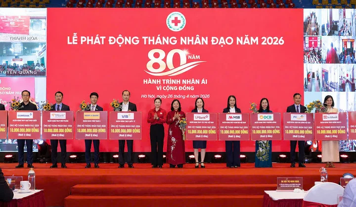 OCB ủng hộ 10 tỷ đồng, đồng hành cùng tháng nhân đạo 2026