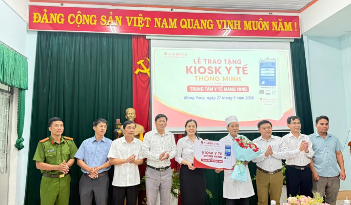Agribank Đông Gia Lai trao tặng 7 Kiosk y tế thông minh, đồng hành chuyển đổi số ngành y tế