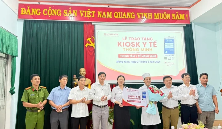Agribank Đông Gia Lai trao tặng 7 Kiosk y tế thông minh, đồng hành chuyển đổi số ngành y tế