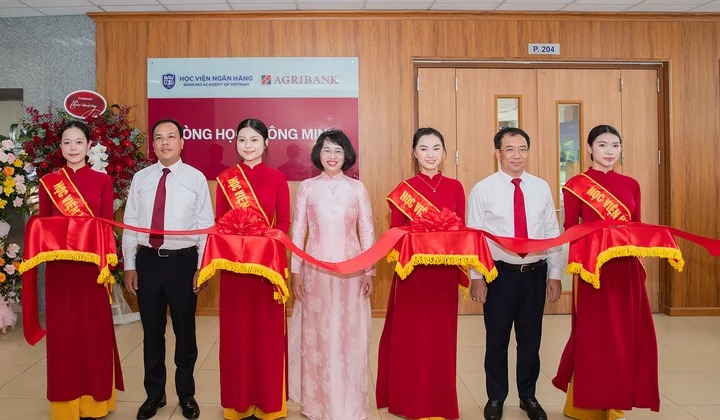 Agribank tài trợ phòng học thông minh cho Học viện Ngân hàng, thúc đẩy đào tạo nhân lực số
