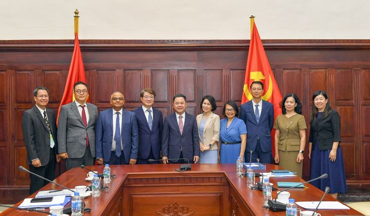Phó Thống đốc Nguyễn Ngọc Cảnh tiếp Giám đốc Nhóm nước của ADB