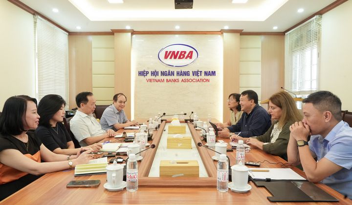 Phó Chủ tịch kiêm Tổng Thư ký Đào Minh Tú tiếp và làm việc với đoàn công tác IFC
