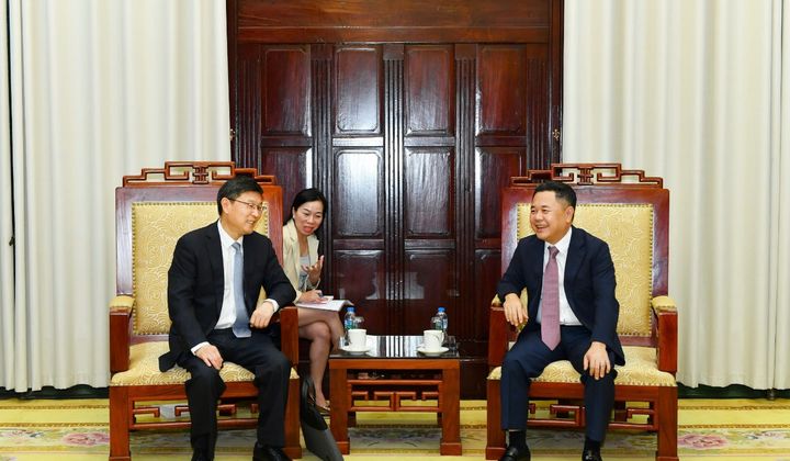 Phó Thống đốc Nguyễn Ngọc Cảnh làm việc với Đoàn công tác của Ngân hàng BoCom