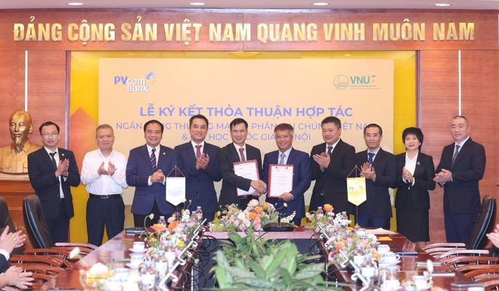 PVcomBank và Đại học Quốc gia Hà Nội ký kết thỏa thuận hợp tác toàn diện về tài chính giáo dục