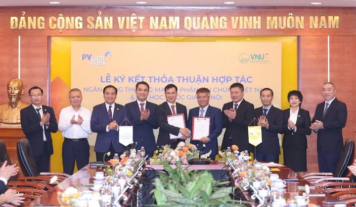 PVcomBank và Đại học Quốc gia Hà Nội ký kết thỏa thuận hợp tác toàn diện về tài chính giáo dục