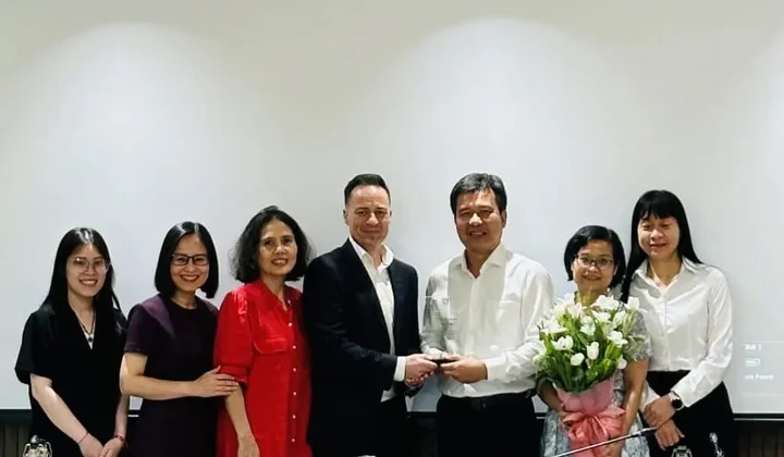 Vietcombank nhận giải Client Excellence Award 2025 từ Deutsche Bank AG