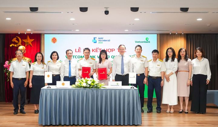 Vietcombank và Cục Thuế ký thỏa thuận hỗ trợ hộ kinh doanh chuyển đổi số