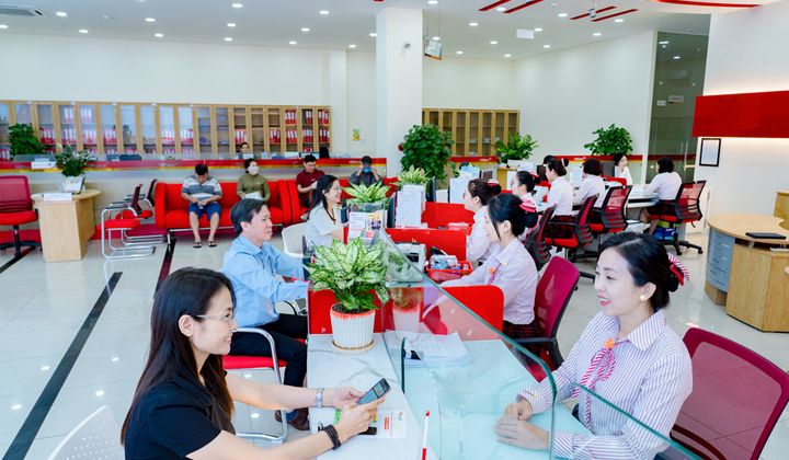 Fitch Ratings lần đầu xếp hạng tín nhiệm HDBank với triển vọng "Ổn định"
