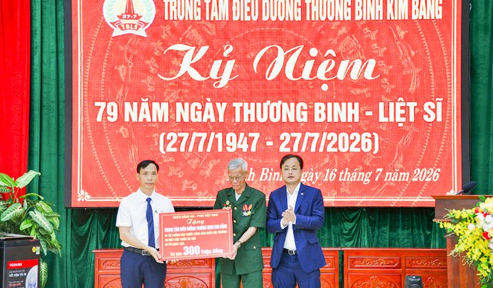 Agribank tham gia đoàn công tác của Thủ tướng Lê Minh Hưng đến thăm và tặng quà thương, bệnh binh tại Ninh Bình